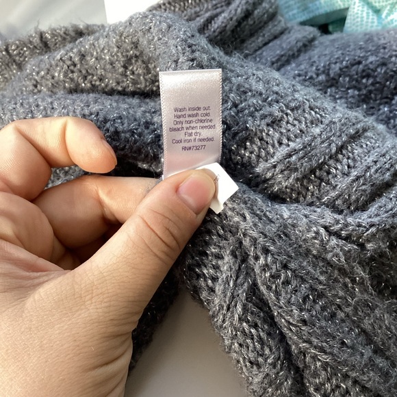 Jennifer Lopez Grey and Metallic Grey Cowl Neck Sweater Size Large - Picture 5 of 5